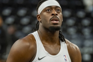 多特：小时候看威少的比赛 我原来踢足球但那项运动身体对抗不强