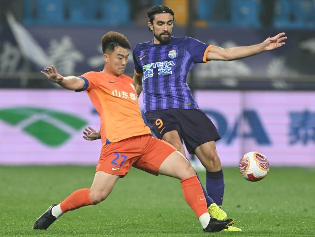 津鲁矛盾对决双双不服 孔帕尼奥：天津队并不平庸！