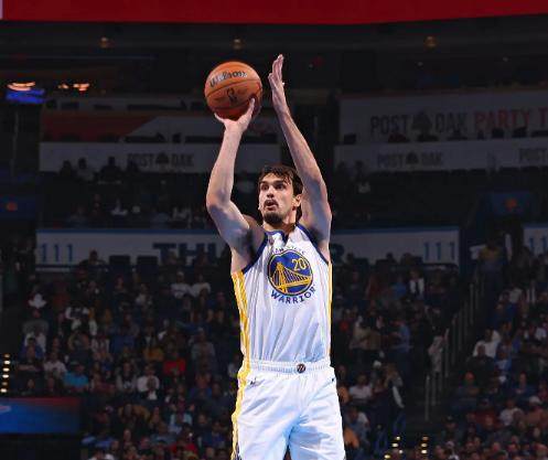 发现半岛体育-勇士捡漏！萨里奇两战35分+三分12中7化身板凳匪徒