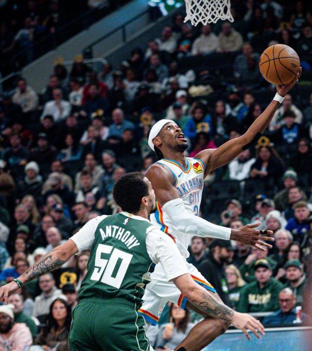 发现半岛体育-亚历山大40+7+11，字母空砍准三双，残阵雷霆20分大胜雄鹿创历史