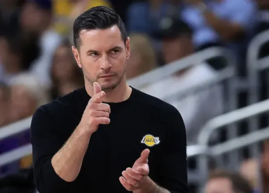 发现半岛体育-雷迪克谈下半场：继续分享球权，继续全力反击